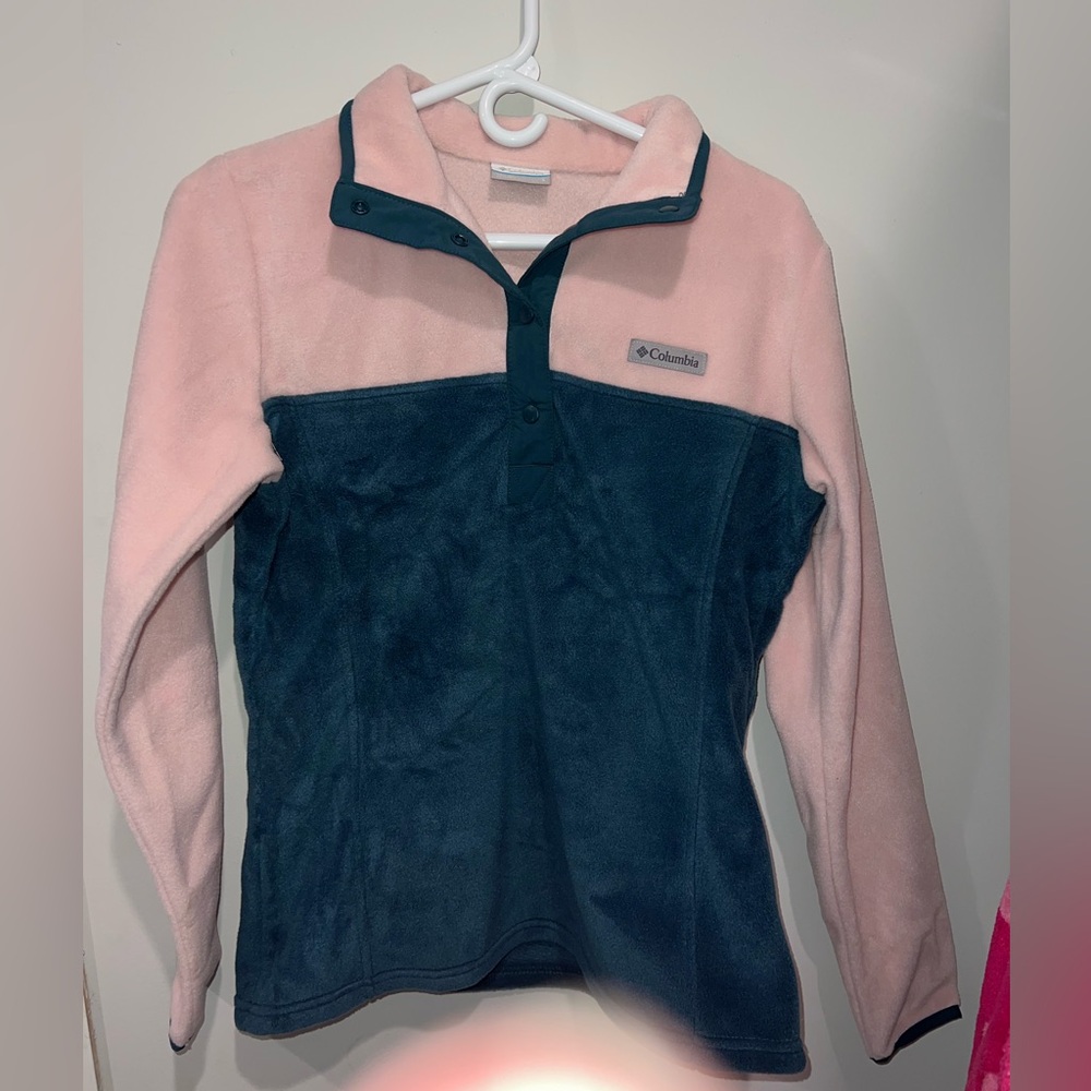 Columbia fleece pullover pink and blue. Brand New, great condition! Super soft
